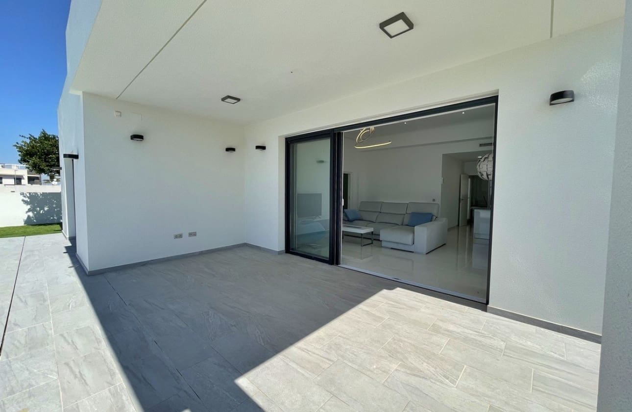 3 makuuhuone Huvila myytävänä paikassa Rafal - 415 000 € (Ref: 9656531)