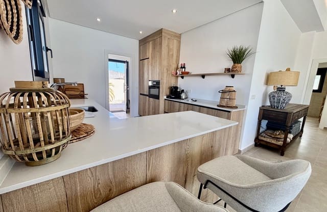 3 makuuhuone Huvila myytävänä paikassa Rafal - 415 000 € (Ref: 9656531)