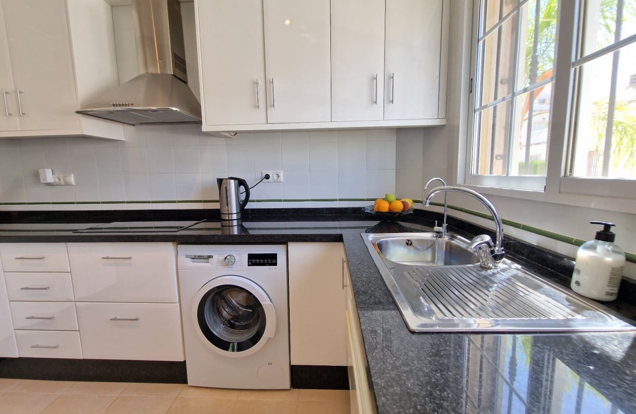 4 makuuhuone Huvila myytävänä paikassa San Fulgencio mukana uima-altaan - 549 000 € (Ref: 9656568)