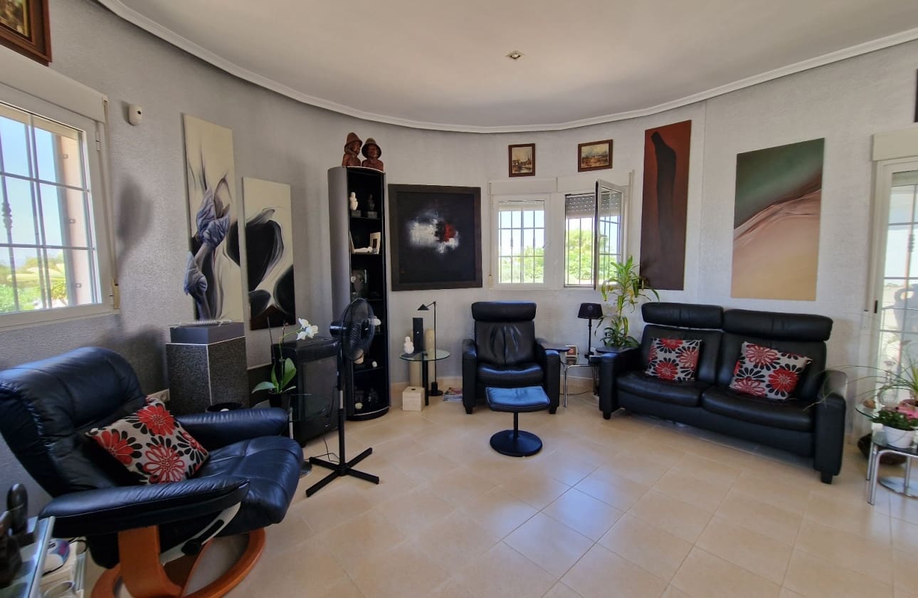 4 makuuhuone Huvila myytävänä paikassa San Fulgencio mukana uima-altaan - 549 000 € (Ref: 9656568)