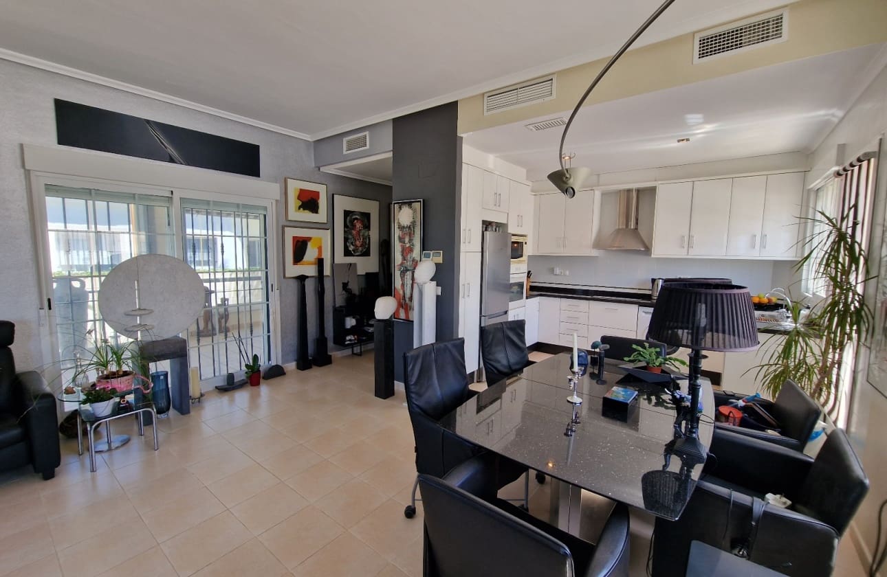 4 makuuhuone Huvila myytävänä paikassa San Fulgencio mukana uima-altaan - 549 000 € (Ref: 9656568)