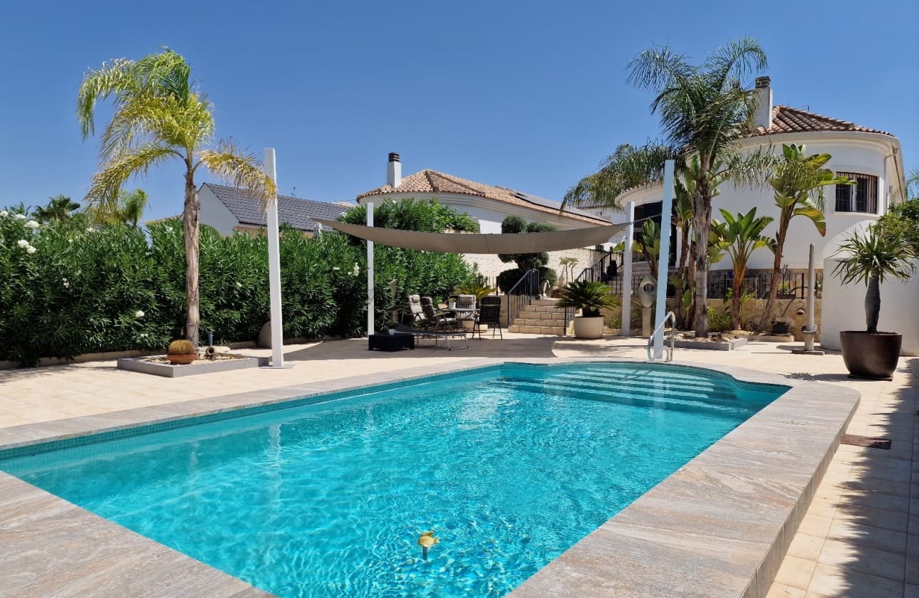 4 makuuhuone Huvila myytävänä paikassa San Fulgencio mukana uima-altaan - 549 000 € (Ref: 9656568)