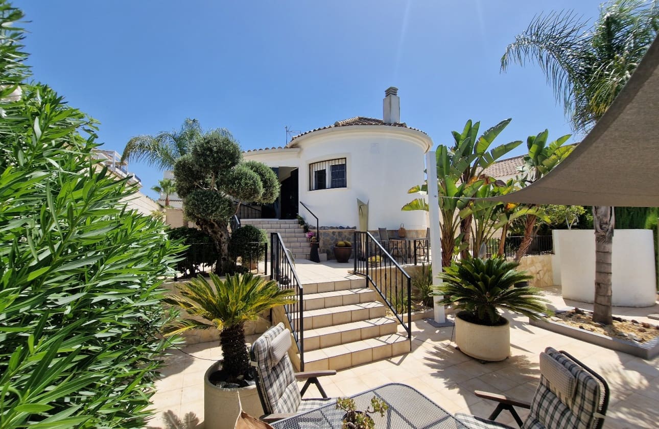 4 makuuhuone Huvila myytävänä paikassa San Fulgencio mukana uima-altaan - 549 000 € (Ref: 9656568)