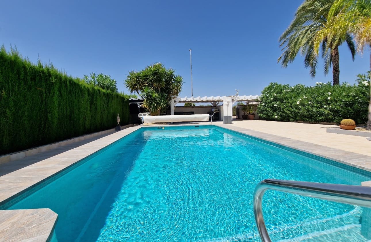 4 makuuhuone Huvila myytävänä paikassa San Fulgencio mukana uima-altaan - 549 000 € (Ref: 9656568)