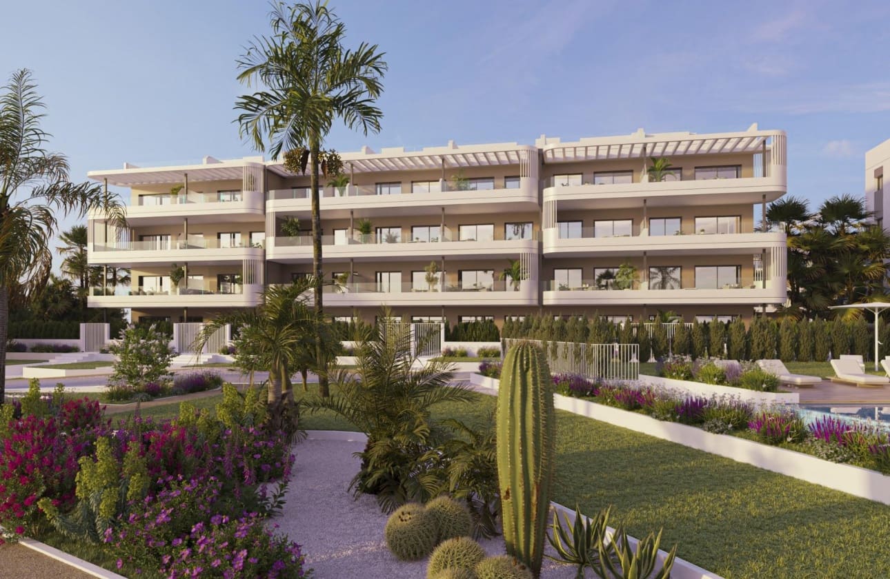 Apartamento de 3 habitaciones en Torrevieja en venta con piscina - 375.000 € (Ref: 9656571)