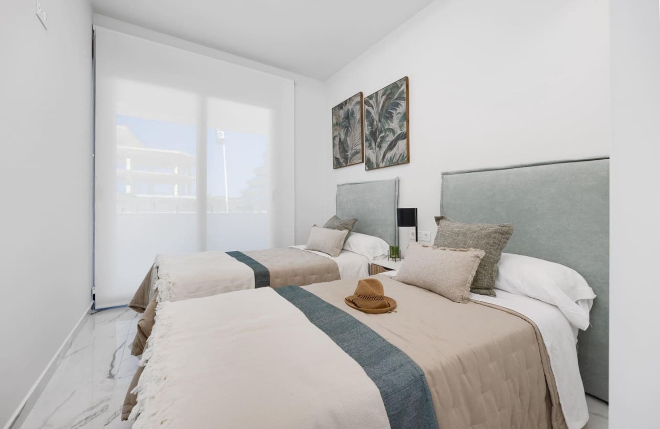 2 bedroom Apartment for sale in San Miguel de Salinas with pool - € 244,000 (Ref: 9656572)