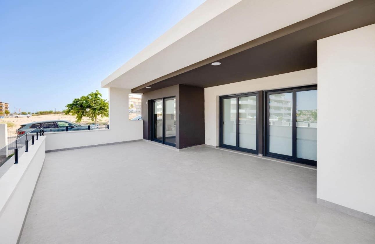 2 bedroom Apartment for sale in San Miguel de Salinas with pool - € 244,000 (Ref: 9656572)