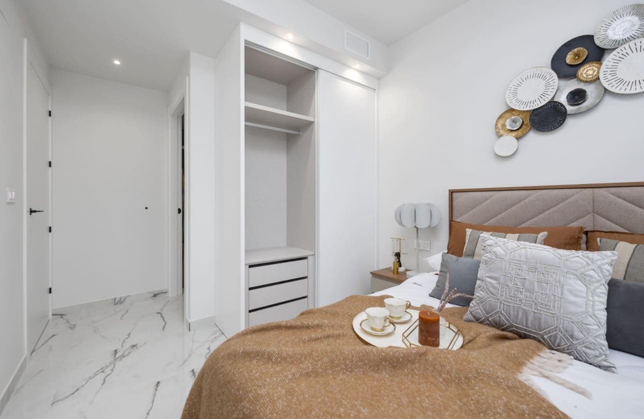 2 bedroom Apartment for sale in San Miguel de Salinas with pool - € 244,000 (Ref: 9656572)