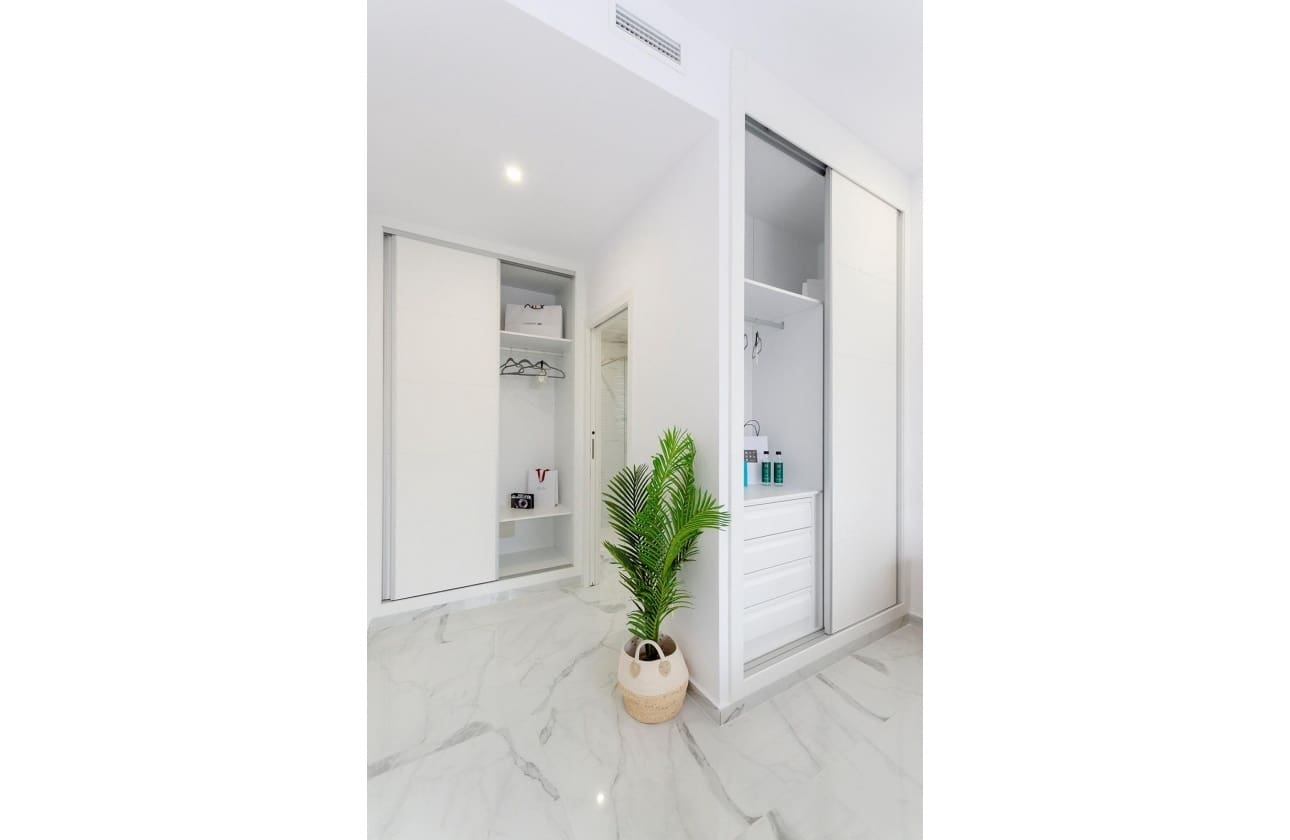 3 Zimmer Villa zu verkaufen in Torrevieja mit Pool - 424.000 € (Ref: 9656573)