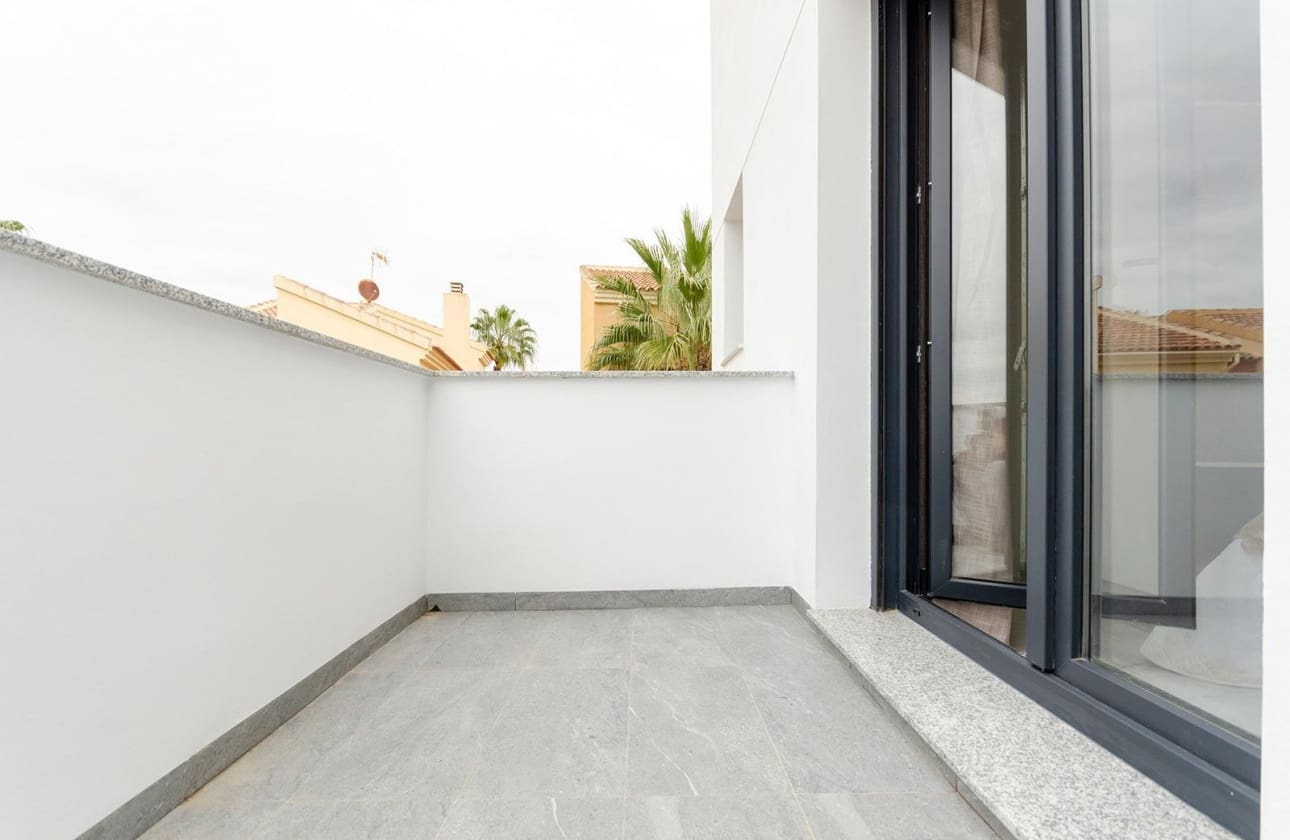 3 Zimmer Villa zu verkaufen in Torrevieja mit Pool - 424.000 € (Ref: 9656573)