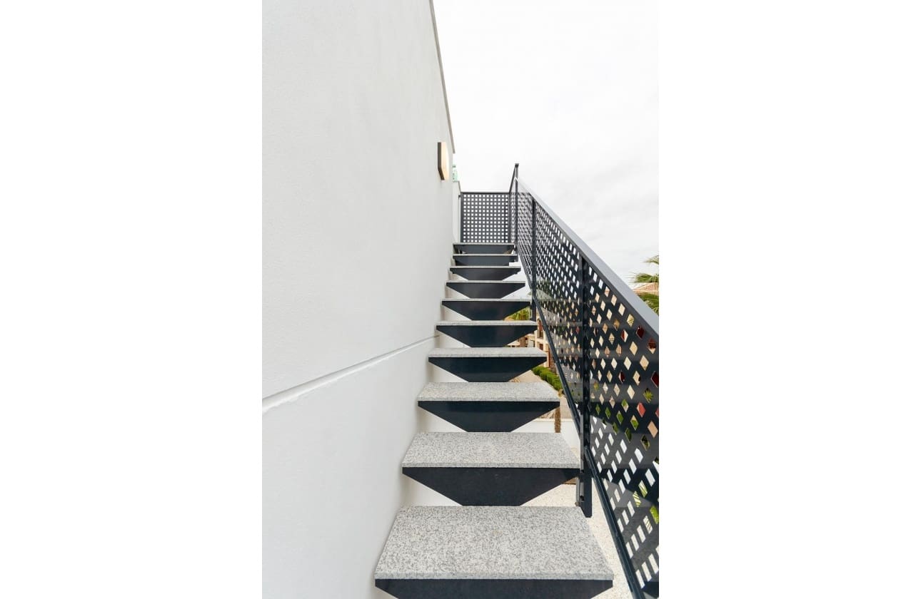 3 Zimmer Villa zu verkaufen in Torrevieja mit Pool - 424.000 € (Ref: 9656573)