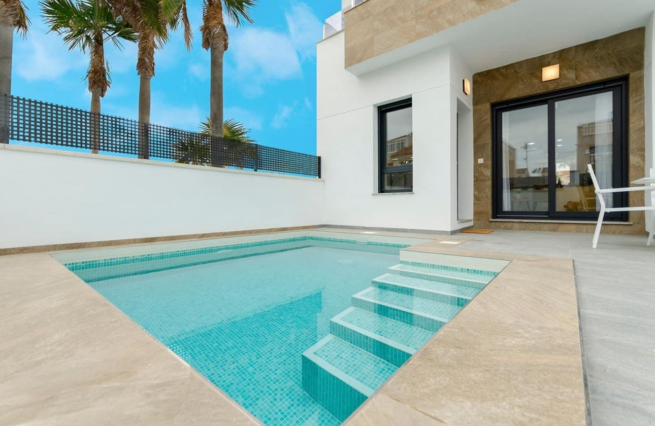 3 Zimmer Villa zu verkaufen in Torrevieja mit Pool - 424.000 € (Ref: 9656573)