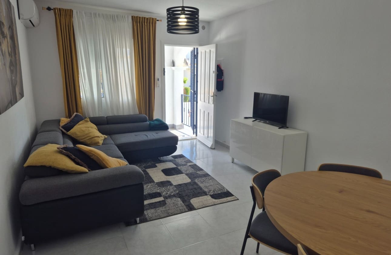 3 sovrum Bungalow till salu i Orihuela Costa med pool - 169 900 € (Ref: 9676334)