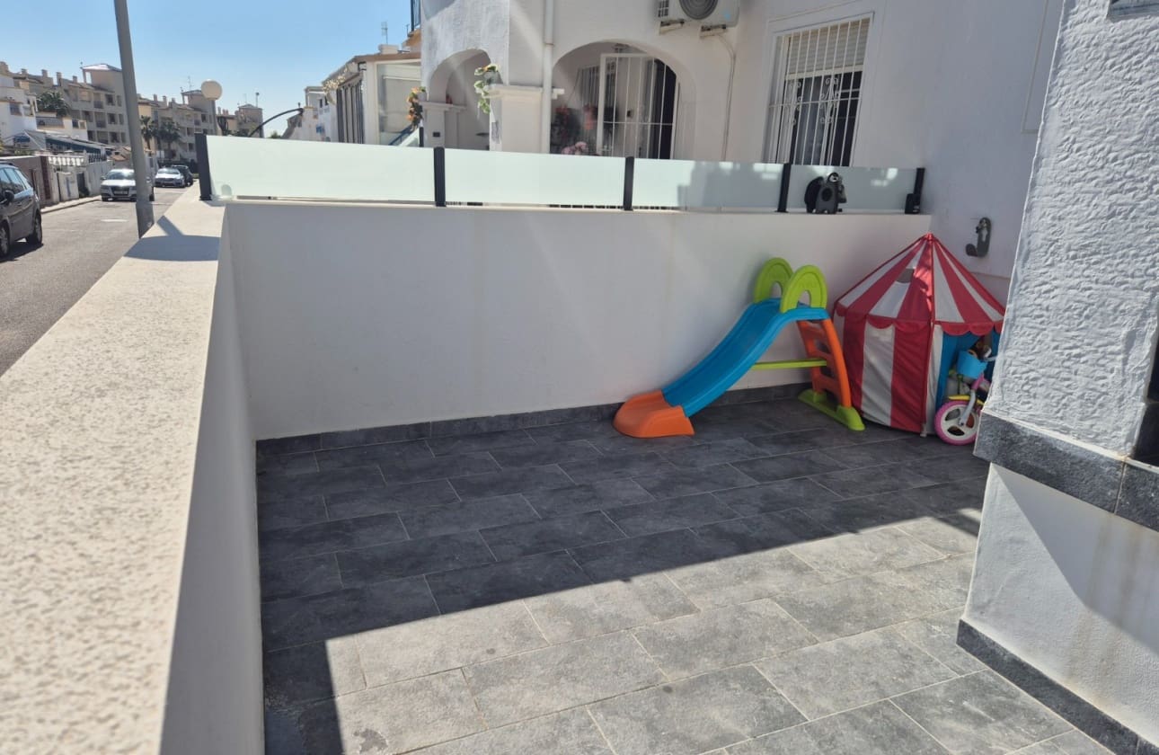 3 sovrum Bungalow till salu i Orihuela Costa med pool - 169 900 € (Ref: 9676334)