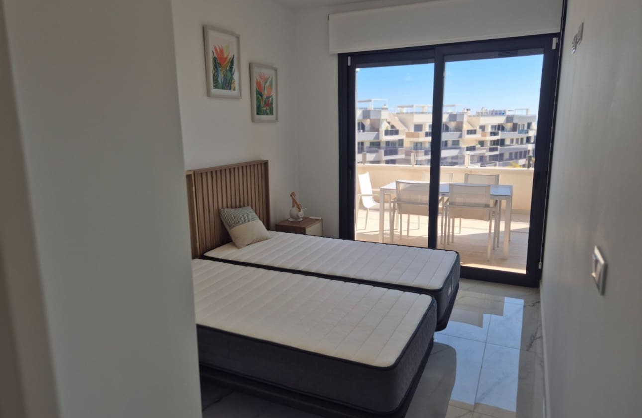 2 slaapkamer Penthouse te koop in Playa Flamenca met zwembad garage - € 549.000 (Ref: 9676522)