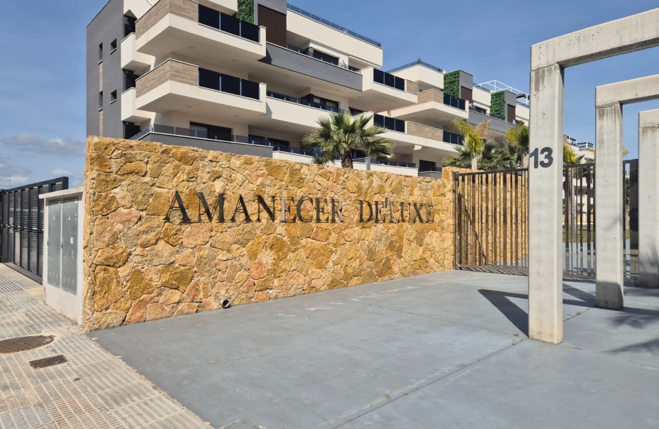 2 slaapkamer Penthouse te koop in Playa Flamenca met zwembad garage - € 549.000 (Ref: 9676522)