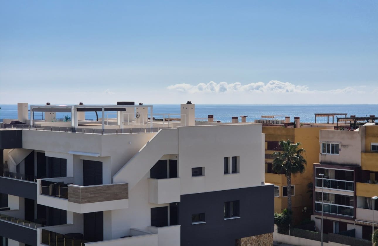 2 slaapkamer Penthouse te koop in Playa Flamenca met zwembad garage - € 549.000 (Ref: 9676522)
