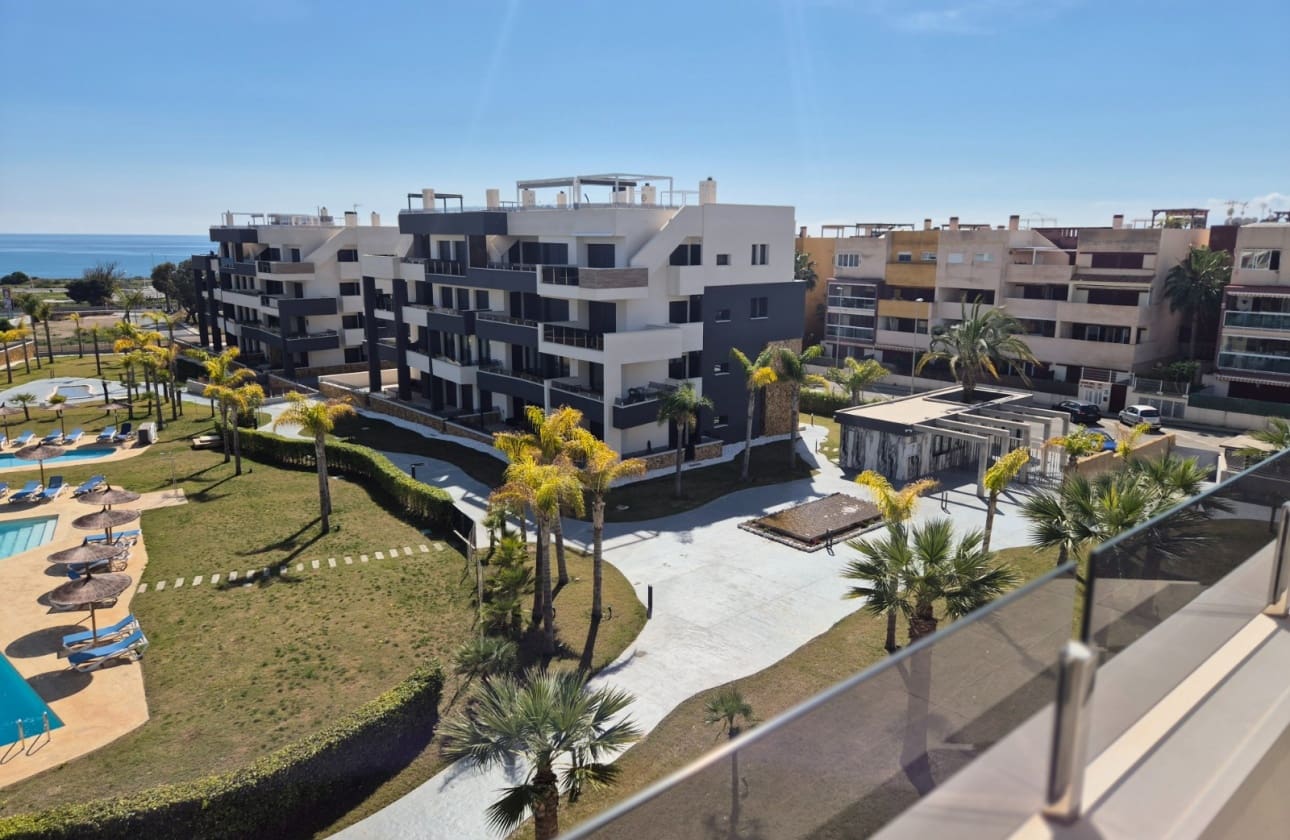 2 slaapkamer Penthouse te koop in Playa Flamenca met zwembad garage - € 549.000 (Ref: 9676522)