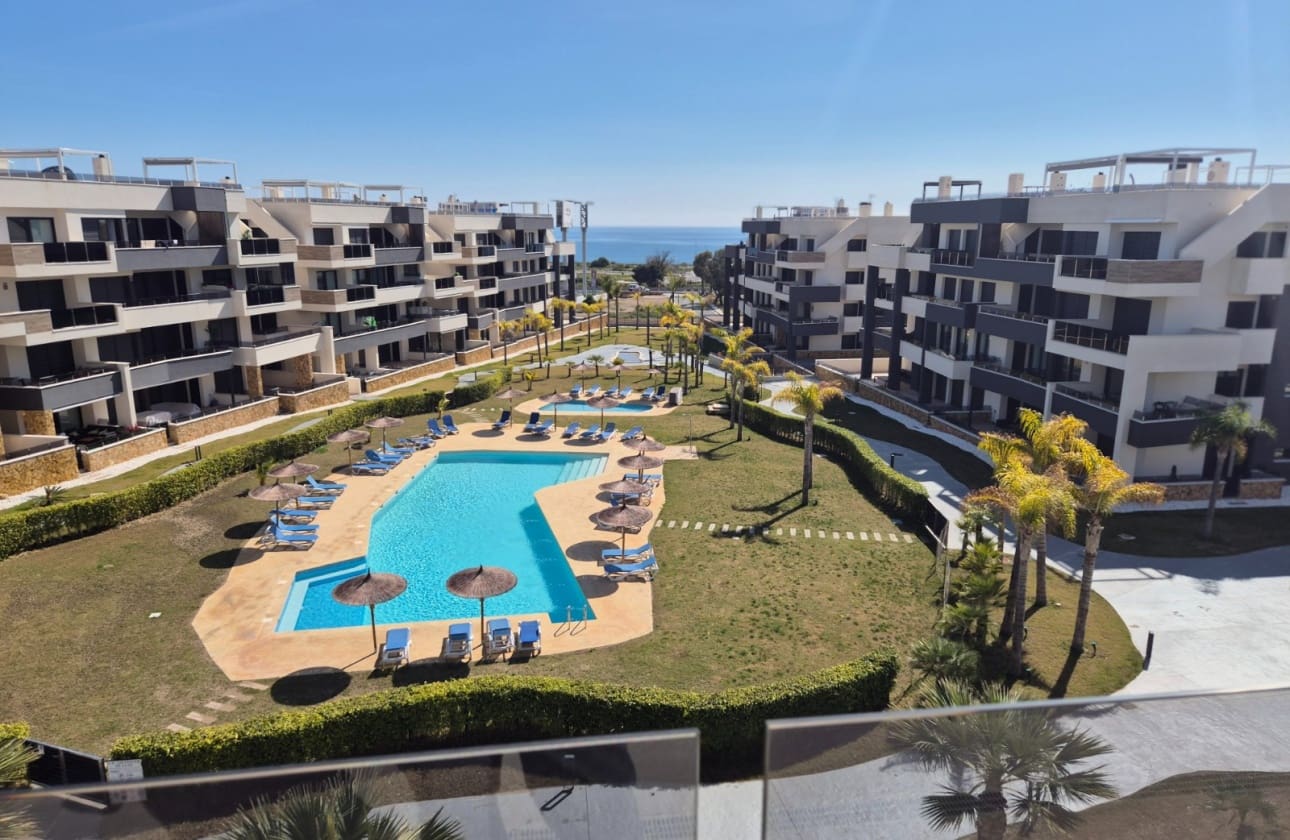 2 slaapkamer Penthouse te koop in Playa Flamenca met zwembad garage - € 549.000 (Ref: 9676522)