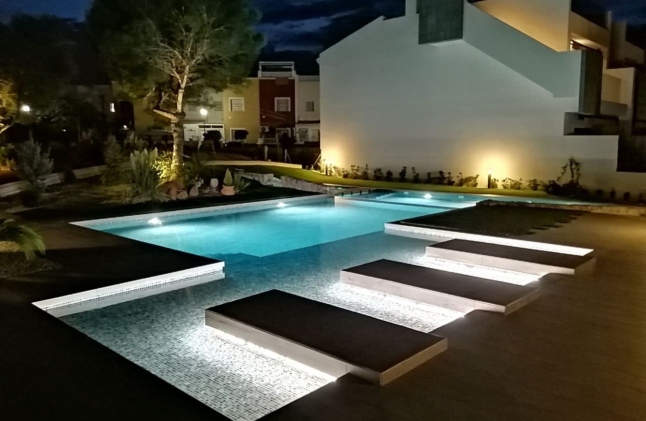 3 makuuhuone Bungalow myytävänä paikassa Torrevieja mukana uima-altaan - 300 000 € (Ref: 9693159)