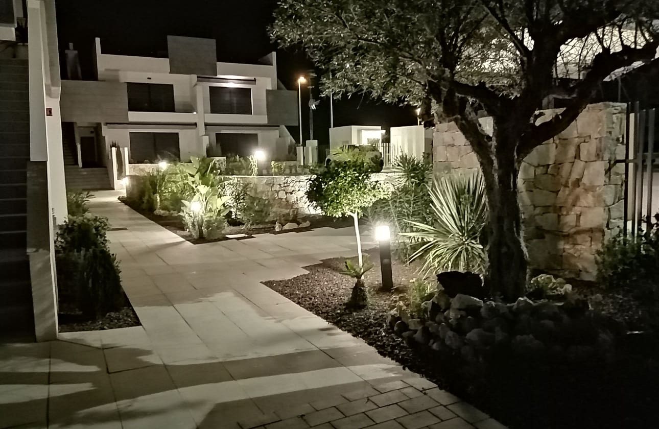 3 makuuhuone Bungalow myytävänä paikassa Torrevieja mukana uima-altaan - 300 000 € (Ref: 9693159)