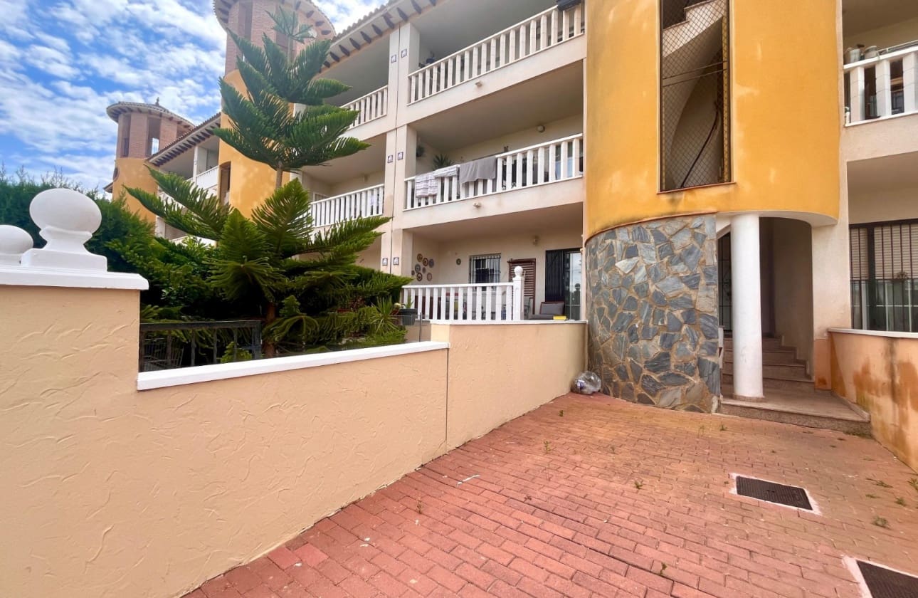 2 bedroom Apartment for sale in Orihuela Costa with pool - € 159,000 (Ref: 9693183)