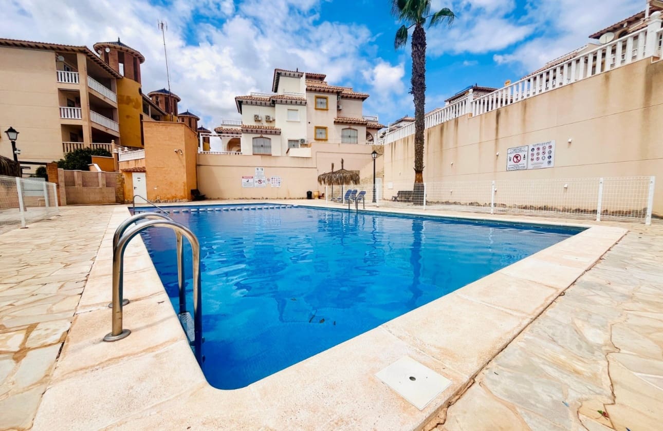 2 bedroom Apartment for sale in Orihuela Costa with pool - € 159,000 (Ref: 9693183)