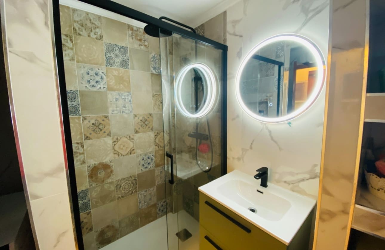 2 slaapkamer Strandappartement te koop in Torrevieja met zwembad - € 169.900 (Ref: 9693226)