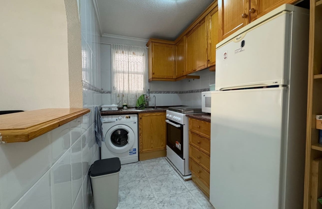 2 soveværelse Lejlighed til salg i Torrevieja - € 139.900 (Ref: 9693227)