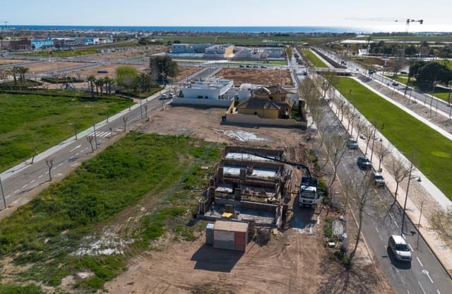 3 bedroom Villa for sale in Pilar de la Horadada ciudad, Pilar de la Horadada with pool - € 550,000 (Ref: 9713280)