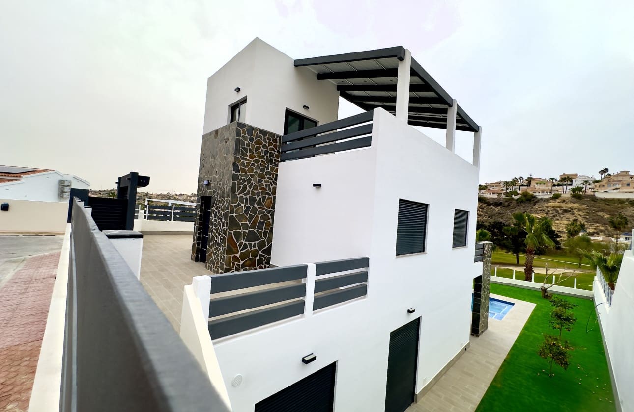 4 Zimmer Villa zu verkaufen in Ciudad Quesada - 834.000 € (Ref: 9719101)