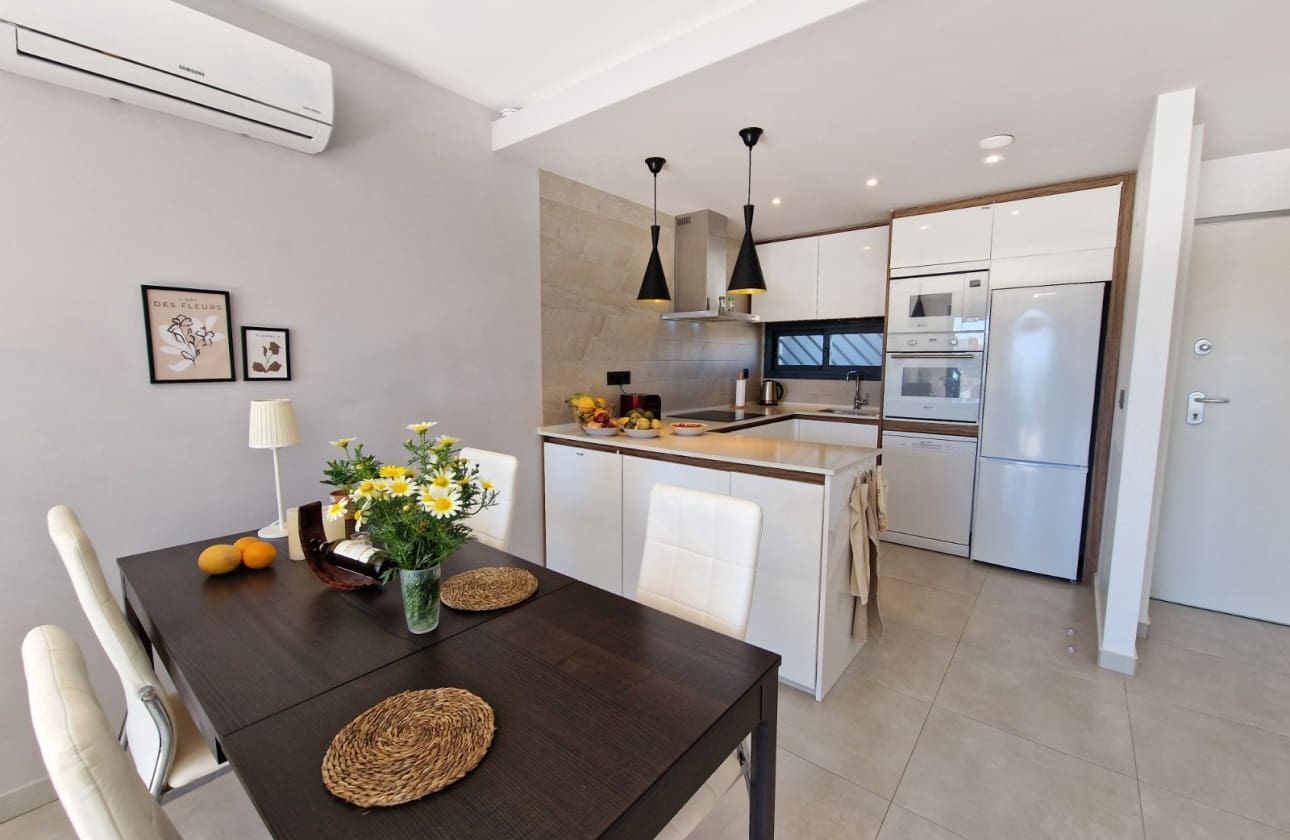 2 slaapkamer Appartement te koop in El Raso met zwembad - € 279.995 (Ref: 9739300)