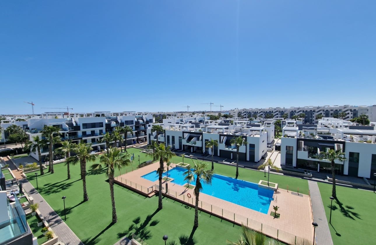 2 slaapkamer Appartement te koop in El Raso met zwembad - € 279.995 (Ref: 9739300)