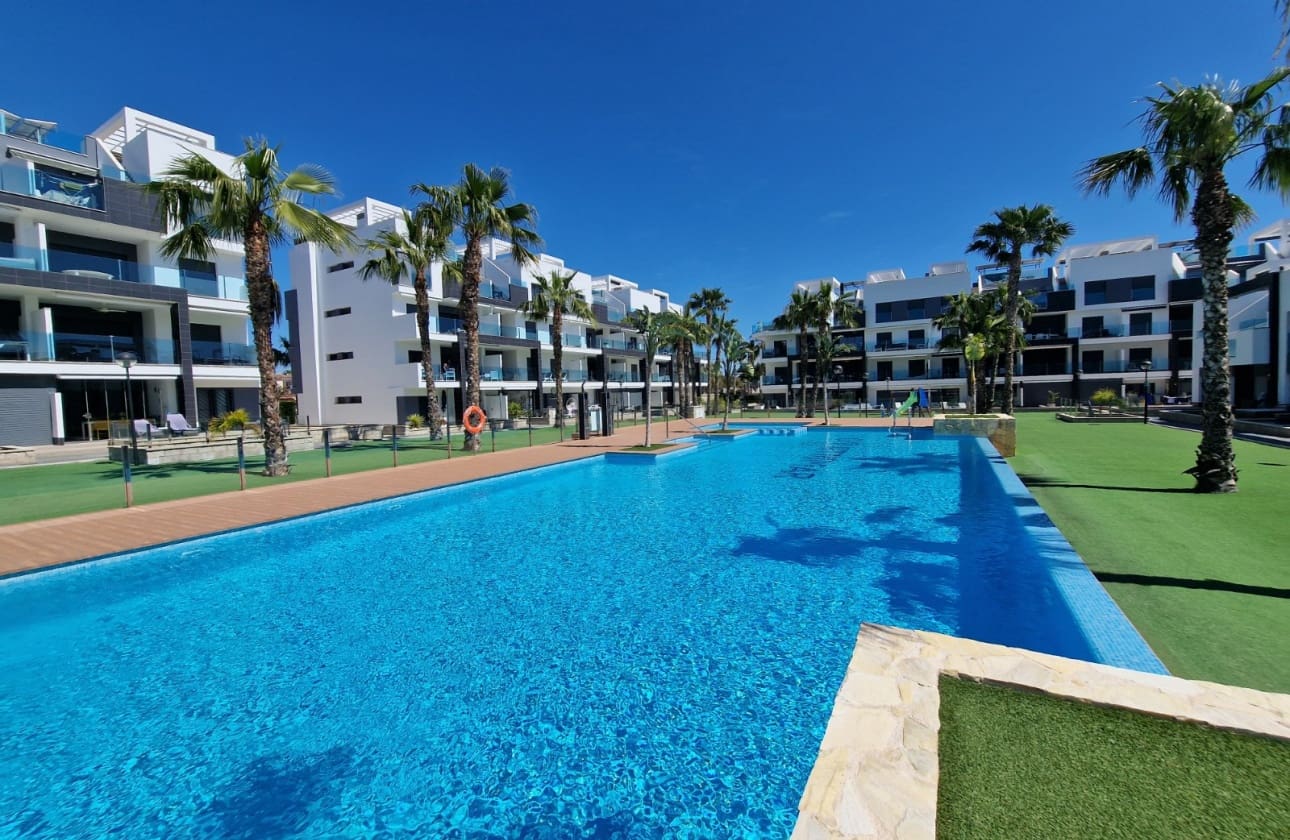 2 slaapkamer Appartement te koop in El Raso met zwembad - € 279.995 (Ref: 9739300)