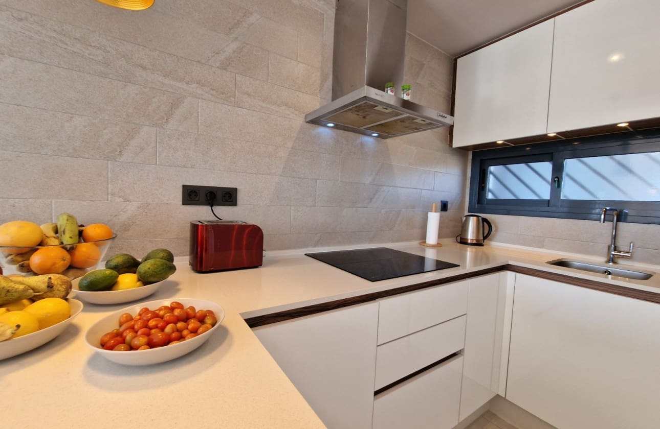 2 slaapkamer Appartement te koop in El Raso met zwembad - € 279.995 (Ref: 9739300)