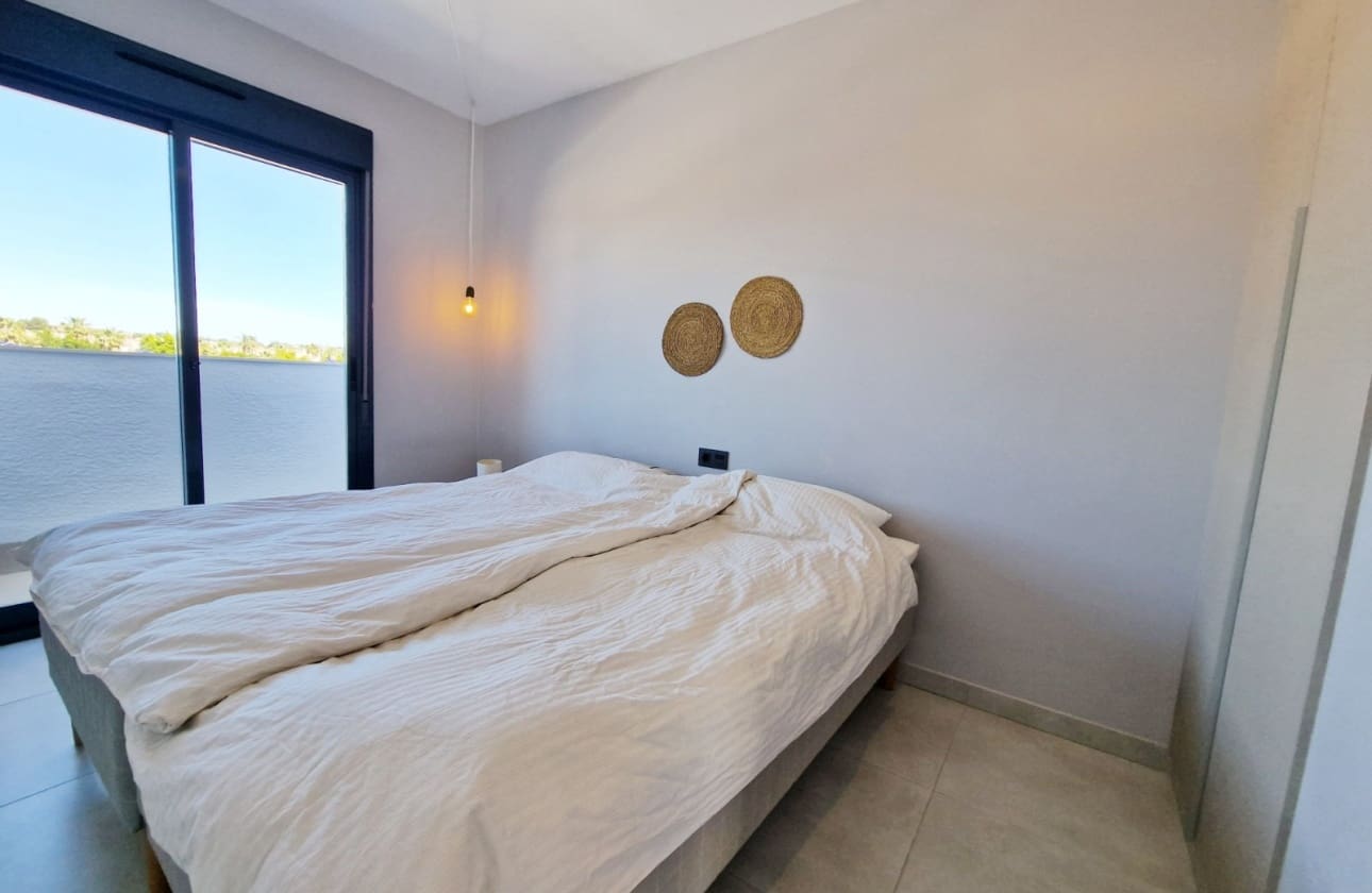 2 slaapkamer Appartement te koop in El Raso met zwembad - € 279.995 (Ref: 9739300)