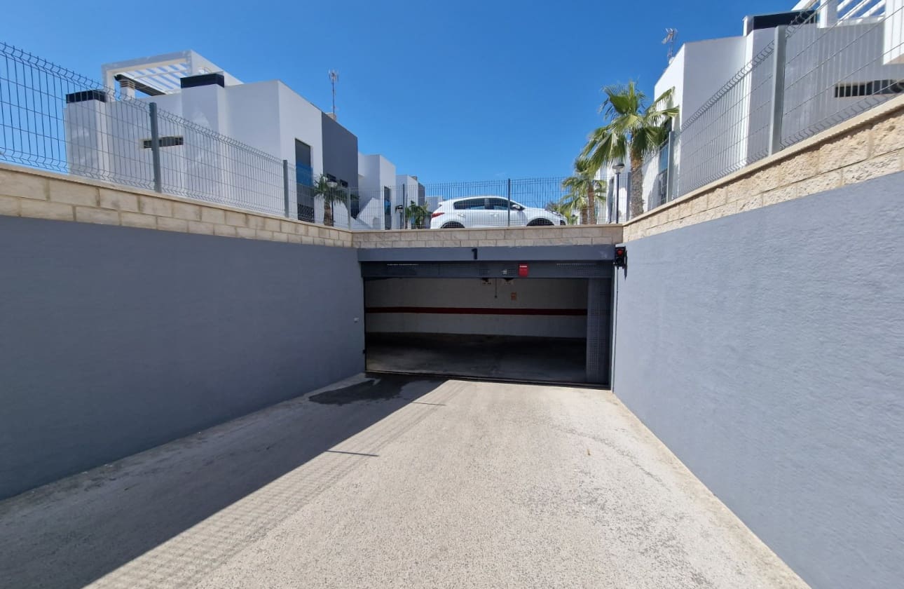 2 slaapkamer Appartement te koop in El Raso met zwembad - € 279.995 (Ref: 9739300)