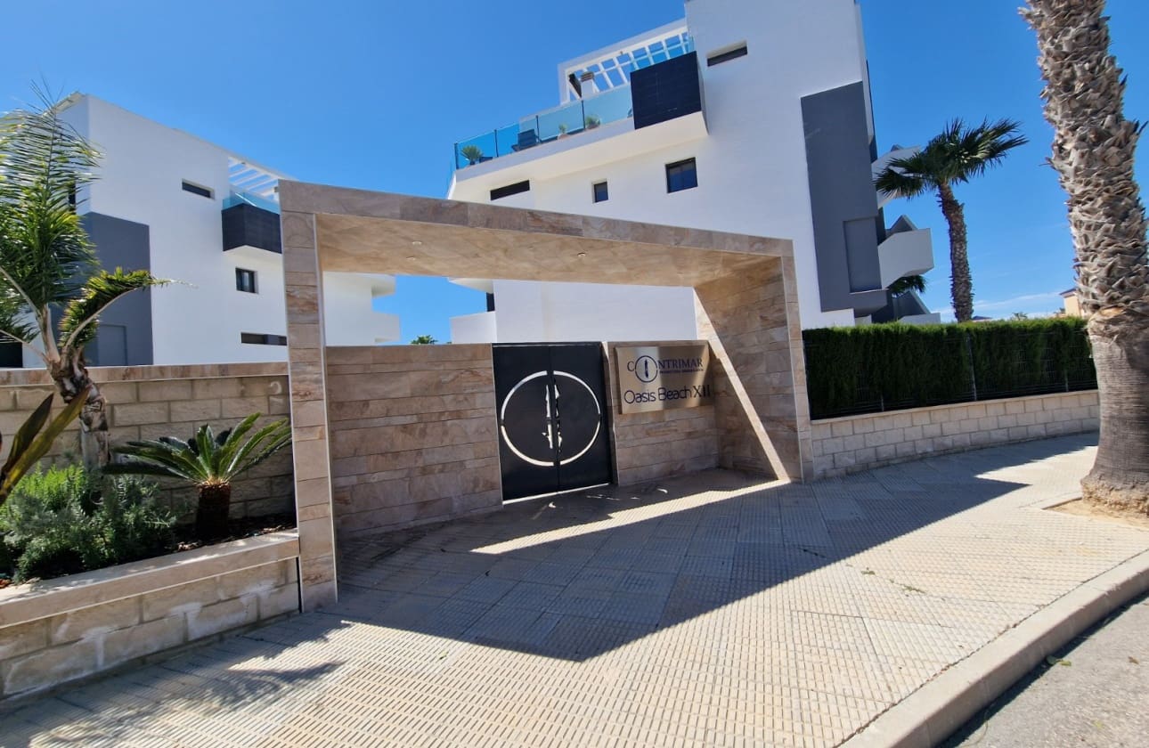 2 slaapkamer Appartement te koop in El Raso met zwembad - € 279.995 (Ref: 9739300)