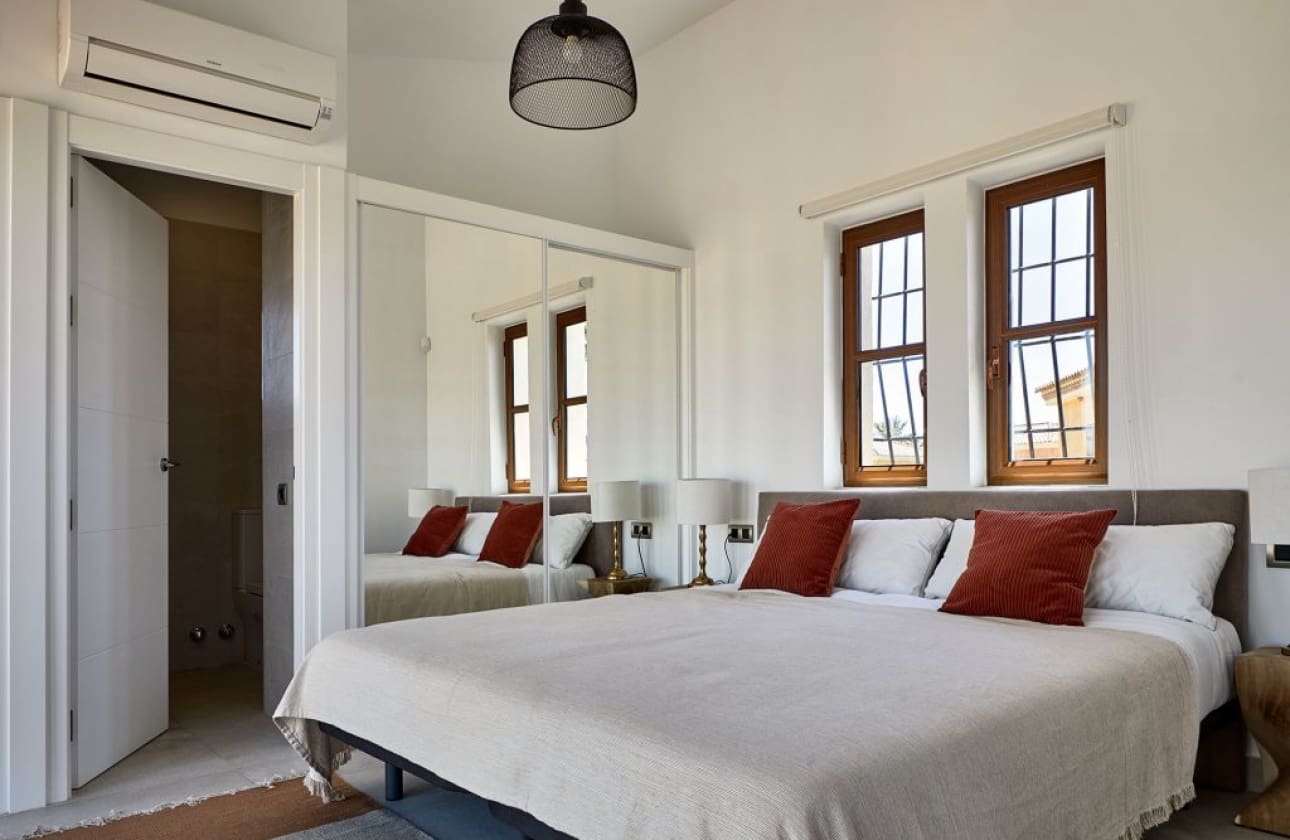 4 bedroom Villa for sale in Cuevas del Almanzora with pool - € 406,850 (Ref: 9740130)