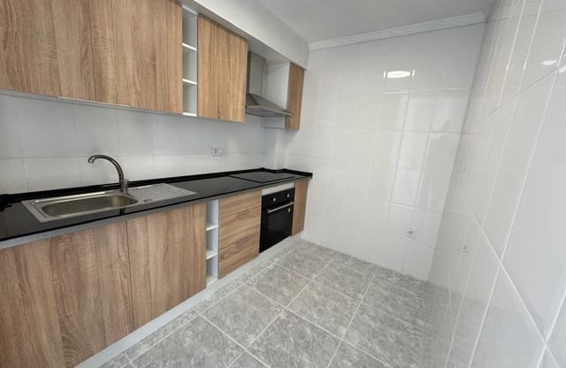 3 soverom Hus til salgs i Los Frutales, Torrevieja med svømmebasseng - € 199 900 (Ref: 9742173)
