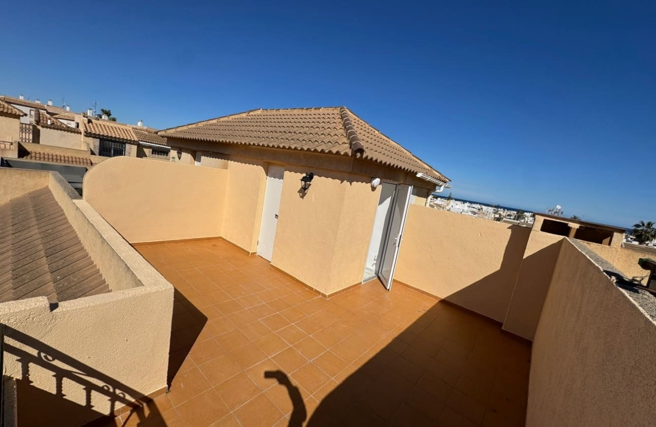 3 soverom Hus til salgs i Torrevieja med svømmebasseng - € 199 900 (Ref: 9742173)