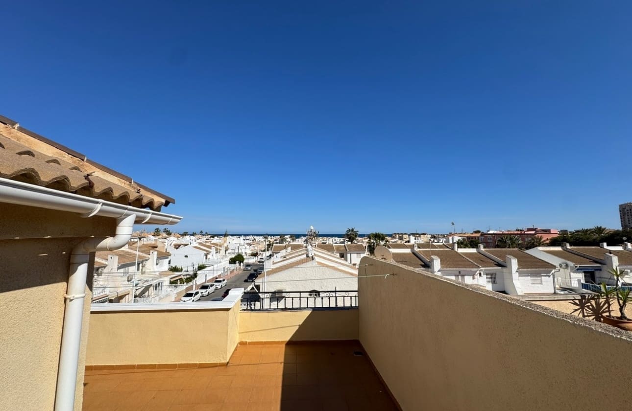 3 soverom Hus til salgs i Torrevieja med svømmebasseng - € 199 900 (Ref: 9742173)