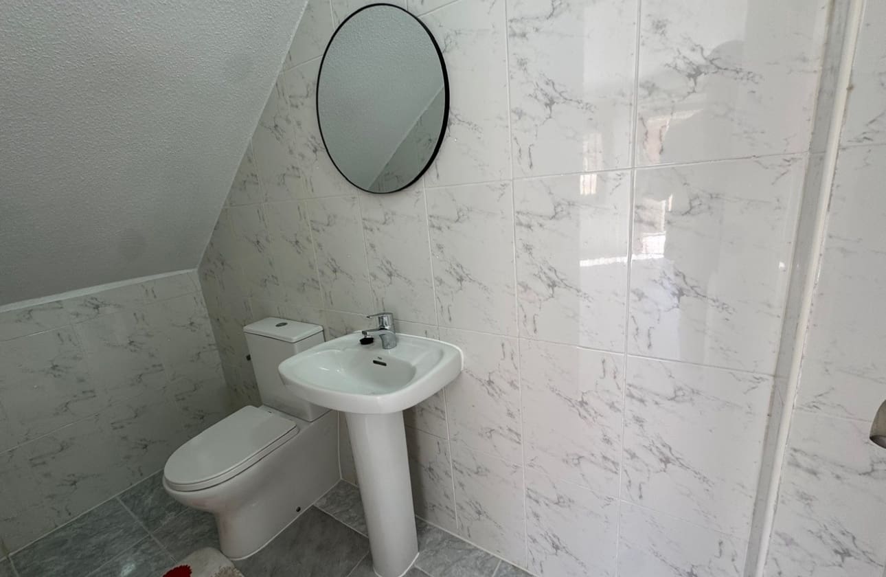 3 soverom Hus til salgs i Torrevieja med svømmebasseng - € 199 900 (Ref: 9742173)