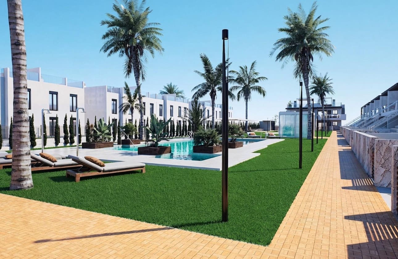 Bungalow de 3 habitaciones en Pilar de la Horadada en venta con piscina - 375.000 € (Ref: 9753670)