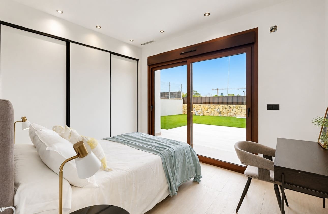 Chalet de 5 habitaciones en Finestrat en venta con piscina - 819.900 € (Ref: 9753681)