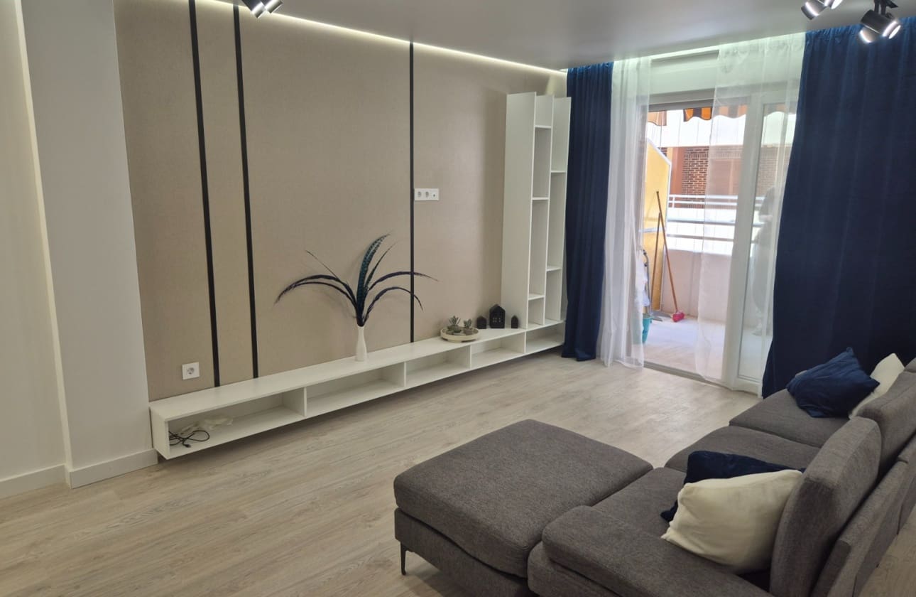 2 Zimmer Strandapartment zu verkaufen in Torrevieja mit Garage - 254.000 € (Ref: 9761429)