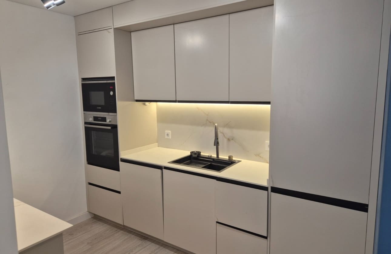 2 Zimmer Strandapartment zu verkaufen in Torrevieja mit Garage - 254.000 € (Ref: 9761429)