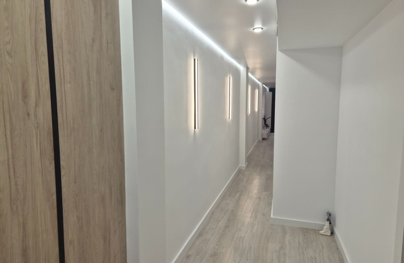 2 Zimmer Strandapartment zu verkaufen in Torrevieja mit Garage - 254.000 € (Ref: 9761429)