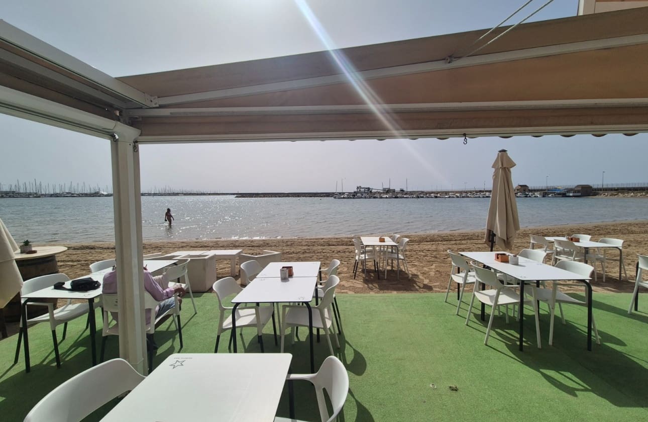 2 Zimmer Strandapartment zu verkaufen in Torrevieja mit Garage - 254.000 € (Ref: 9761429)