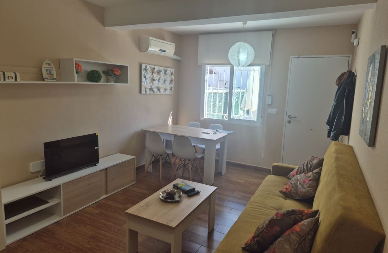 3 quarto Bungalow para venda em Torrevieja com garagem - 199 800 € (Ref: 9771027)